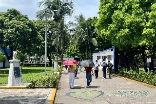 Veracruz lanza beca universitaria en honor al joven héroe del incendio del mercado de 2002