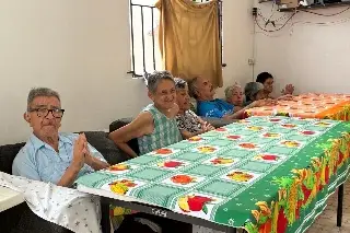 “Ellos piden atención y apapacho”: el llamado para cuidar a los abuelos