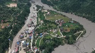 Suben a casi 600 los muertos por riada en Nepal