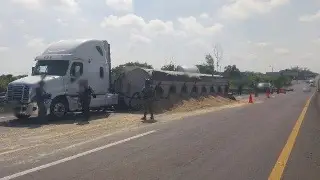Accidente afecta circulación en inmediaciones del puerto de Veracruz