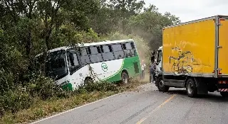 Choca autobús foráneo en la carretera Tlapacoyan - Atzalan; esto se sabe