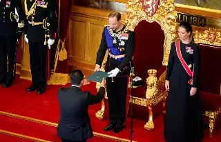 Haakon VIII jura como nuevo Rey de Noruega ante el Parlamento