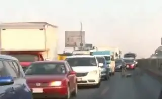 ¿Continúa bloqueo en la carretera Las Trancas-Coatepec?