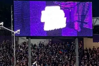 ¡Perdieron, pero se divirtieron! Afición convierte su estadio en parque de diversiones (+Video)