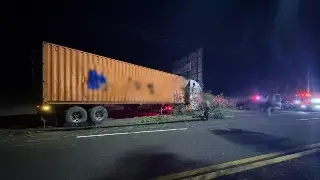 Reportan cierre por accidente en esta carretera de Veracruz. Precaución