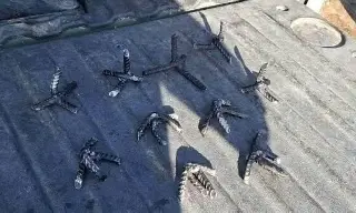 Ponchallantas dejan al menos 9 vehículos dañados en autopista de Veracruz 