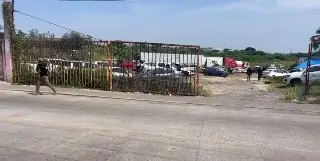 ¿Qué buscan? volvieron a cerrar la calle Azueta en el Coyol