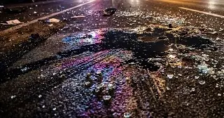 Choque de camionetas provoca caos vial y deja motociclista lesionado 