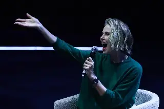 'Tecnología no reemplazará la magia de cine', asegura Charlize Theron durante visita a México