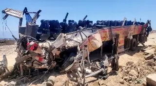 Suman 25 muertos tras accidente de autobús en Cabo Verde (+Video)