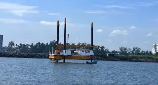 ¿Qué hace esta plataforma en el río Jamapa? Es clave para el nuevo puente
