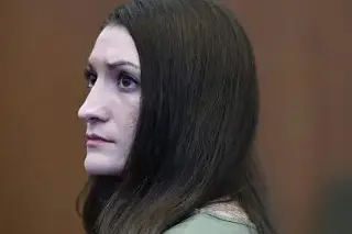Acusada de matar a sus 3 hijos pide a Trump que la indulte