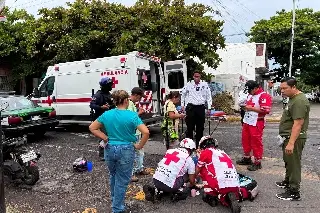 Un accidente más en Veracruz: camioneta embiste moto
