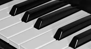 Axel, el niño ciego de 8 años que cautivará Veracruz con su piano