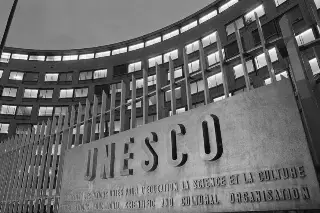 IA avanza más rápido que las normas destinadas a regularla: UNESCO