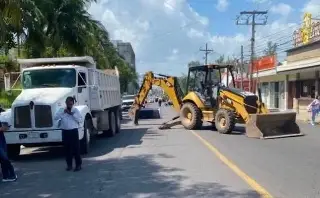 Retiran negocios irregulares de Vía Muerta en Boca del Río