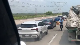 Reportan tráfico lento en la autopista Nueva Teapa - Cosoleacaque, checa porqué