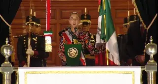 Con mención a pueblos indígenas y migrantes, así dio el Grito de Independencia la presidenta Claudia Sheinbaum 