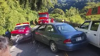 Chocan de frente en carretera de Veracruz este sábado