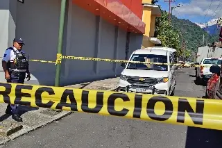 Lo hallan sin vida a fuera de tienda de conveniencia en Orizaba