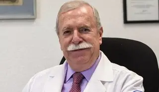 Destituyen e inhabilitan a exdirector del Hospital Infantil de México por medicamentos caducos