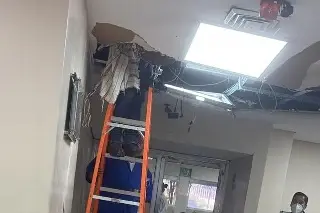 Reportan filtraciones de agua en zona de emergencias del IMSS de Veracruz