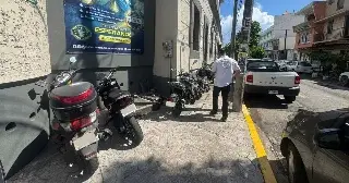 ¡Fuera de la banqueta! Retiran motocicletas y aplican multas en Veracruz