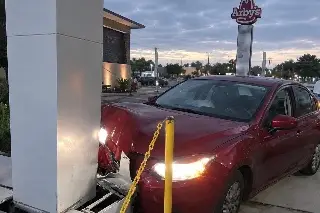 Así terminó un Mazda tras perder el control en Ruiz Cortines, en Boca del Río