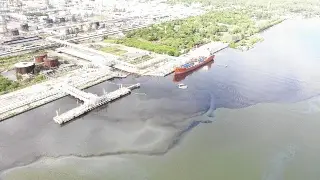 Marina reporta posible hidrocarburo en río Pánuco frente a Pemex