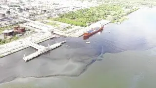 Pemex culpa a lluvias del derrame de Refinería Madero al río Pánuco