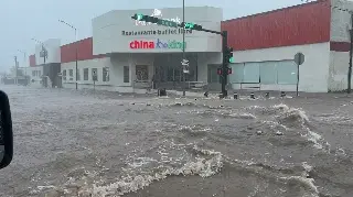 Huracán Polo toca tierra por segunda vez. Deja bajo el agua a Sonora (+Video)