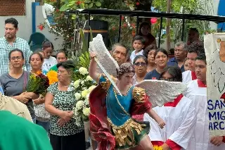 Llegan de México y del extranjero: así son los viernes de exorcismos en Puente Jula