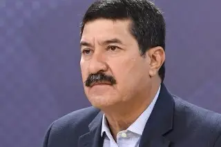 Senadores nacidos en Estados Unidos votan a favor de reforma sobre nacionalidad única