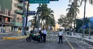 ¡Atención automovilistas! Cierran carril del Ávila Camacho por festejos de la Armada