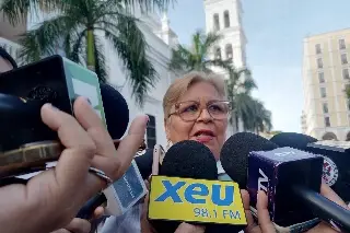 Escuelas de Veracruz se resisten a aplicar restricciones al uso del celular; esta cantidad ya lo hace