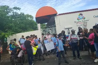 Exigen maestros para el escuela de educación especial 