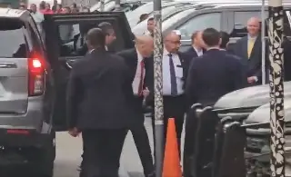 Llega Ronald Johnson a Palacio Nacional para reunirse con Claudia Sheinbaum