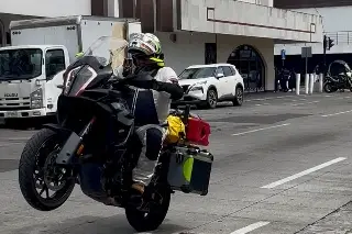 ¿Andas en moto con chanclas? Motociclista advierte lo que podría pasarte a solo 20 km/h