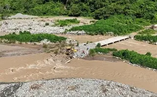 Nahle pide a SICT acelerar reconstrucción de puente en Ilamatlán