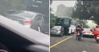 Choque entre auto y autobús deja cuatro estudiantes lesionados en carretera de Veracruz