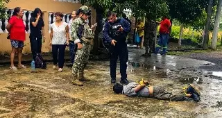 Golpea a estudiante del Conalep en Veracruz, intenta escapar y vecinos lo atrapan