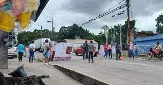 Manifestantes bloquean carretera Córdoba-Veracruz a la altura de Peñuela
