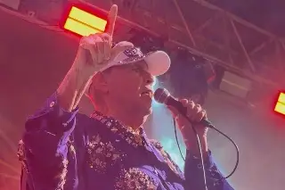 Toño Camacho 'La bomba alvaradeña' brilla en su regreso a los escenarios (+videos)