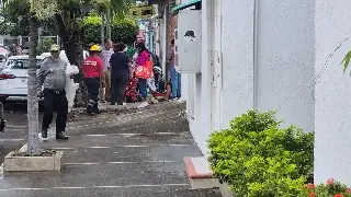 Hombre se electrocuta por cables caídos durante evento de norte en Veracruz