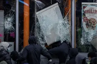 Vandalizan Galerías Lafayette y saquean comercios de lujo en protestas en Francia