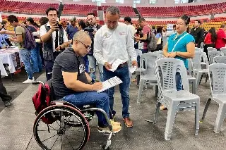 “Hay muchas vacantes, pero pocas oportunidades”: ingeniero en silla de ruedas busca empleo