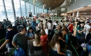 Senadores de Morena piden acceso a sala diplomática del aeropuerto de CDMX para evitar esto