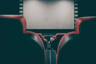 Recomiendan ver “El poder de la red”, un thriller sobre los secretos de Facebook