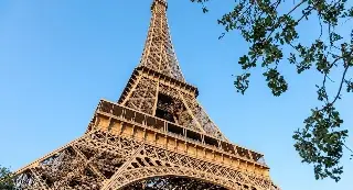 El hijo de Taddei con contratista del INE en lujosa suite de París (+Video)