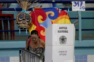 Extienden dos horas más las elecciones de Brasil tras reportes de falta de transporte